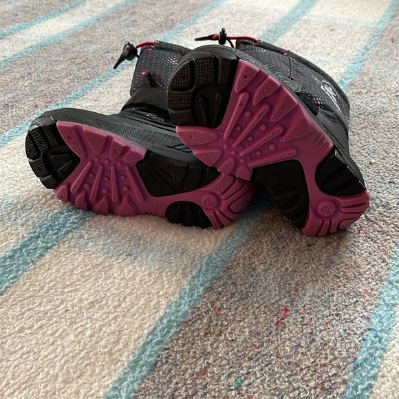 Kamik Toddler size 9 EUC boots - Picture 3 of 5
